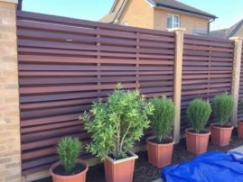 Как правильно смонтировать забор из ламелей: понятный план от разметки до финиша